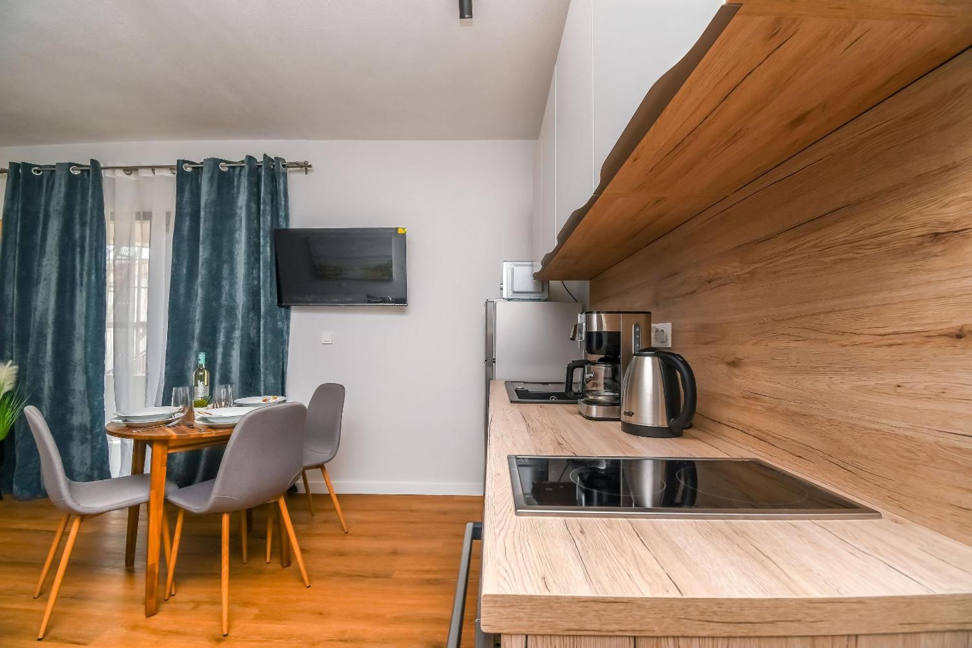 Apartments Neli 特罗吉尔 外观 照片