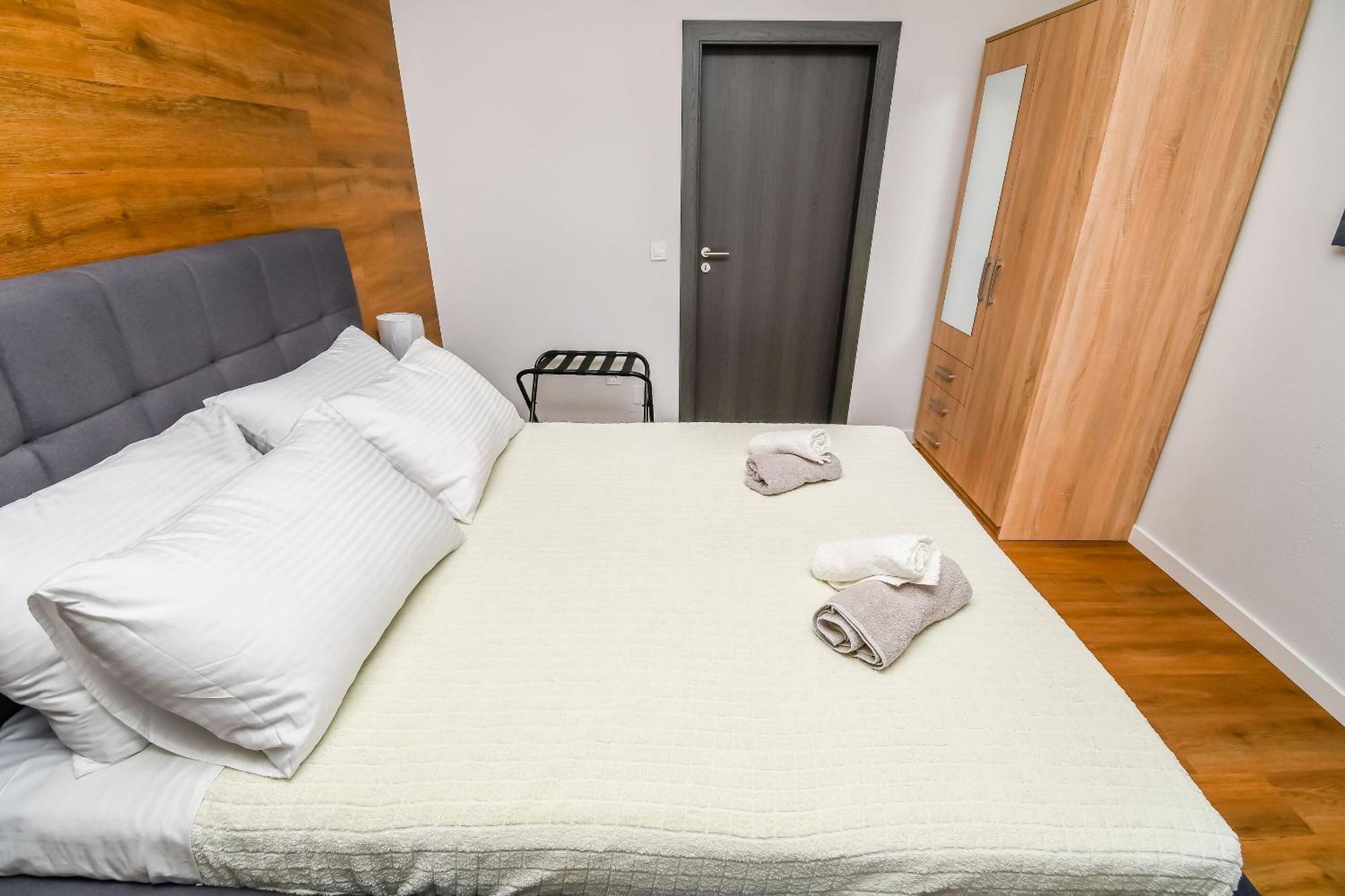 Apartments Neli 特罗吉尔 外观 照片