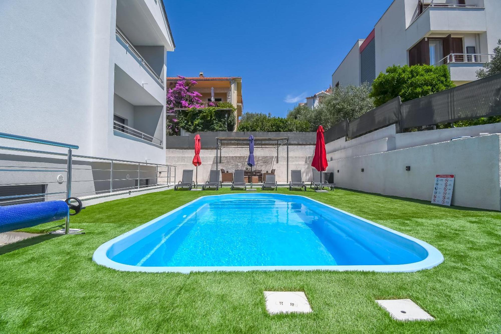 Apartments Neli 特罗吉尔 外观 照片